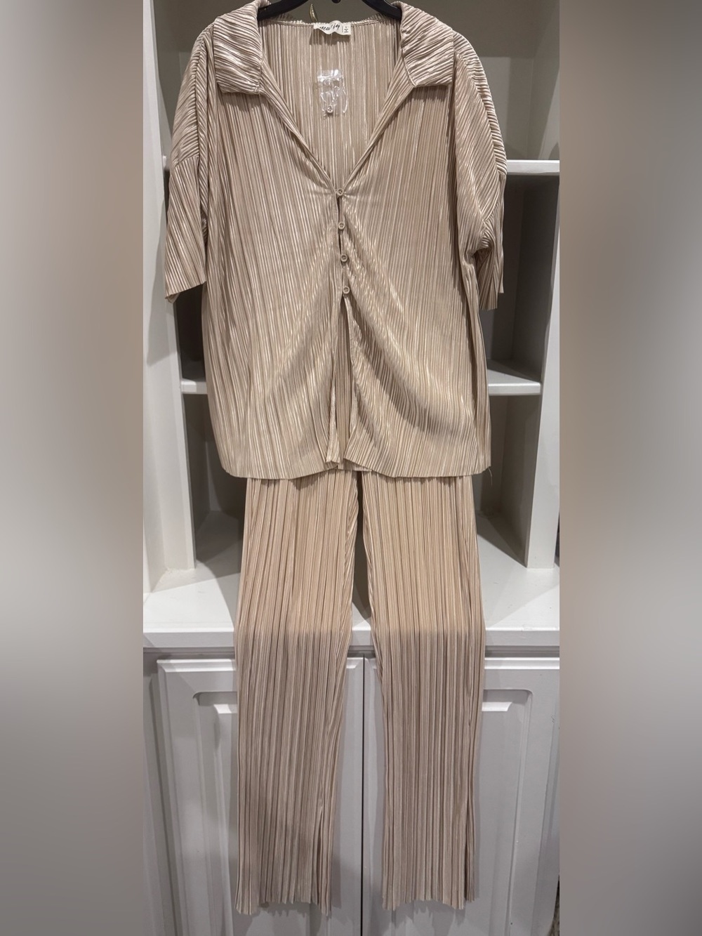 NWT New in Women's Pleated Wide-Leg Set - Neutral Beige Sz Large